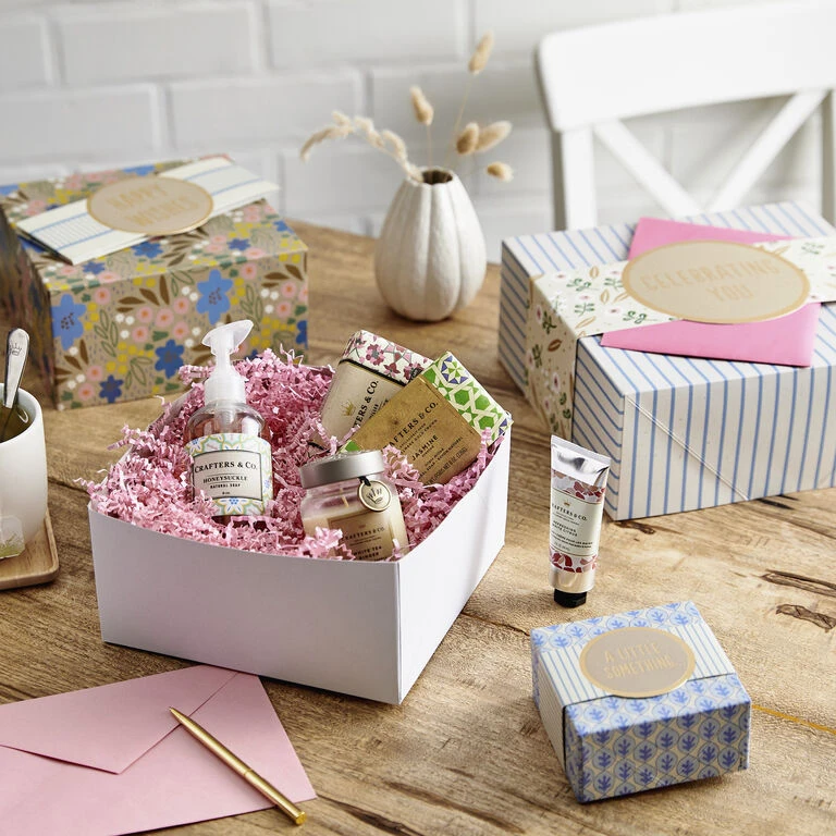 Hallmark 4", 8" And 10" Floral 3-Pack Gift Boxes With Bands 4 Hallmark 4", 8" And 10" Floral 3-Pack Gift Boxes With Bands - Image 2